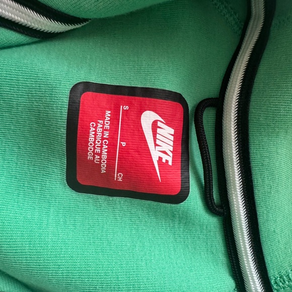 Nike Mens Mint Green Fleece Jogger and sweater set with Black Logo - Picture 5 of 5